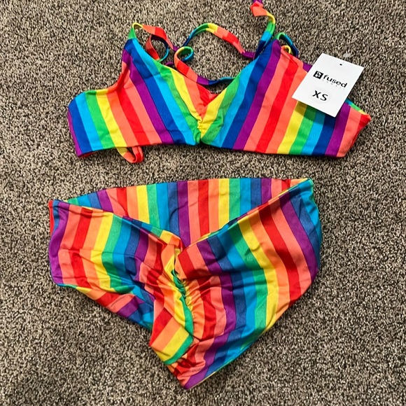 Super bright and colorful Fused Hawaii bikini - Picture 1 of 3